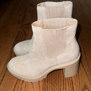 Dolce Vita cream suede ankle boots. Lug sole block heel size 8.5